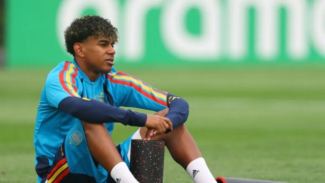 إسبانيا تلغي استعداداتها النهائية لكأس العالم الأرجنتين تتدرب بعد تأخر إسبانيا تلغي استعداداتها النهائية لكأس العالم الأرجنتين تتدرب بعد تأخر الطقس
| itg-ar.com