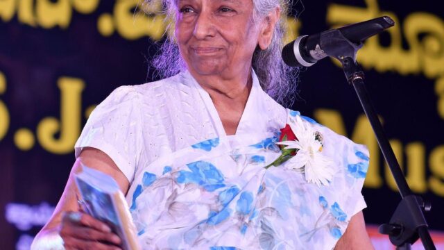 التعازي تتدفق من القادة السياسيين عبر الأحزاب لـ S. Janaki التعازي تتدفق من القادة السياسيين عبر الأحزاب لـ S. Janaki
| itg-ar.com