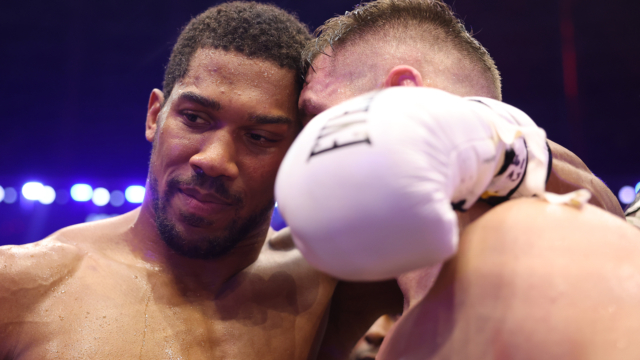 الرئيس التنفيذي لشركة Matchroom يستجيب بعد اتهام سايمون جوردان "الجامح" بعد فوز أنتوني جوشوا على كريستيان برينجا
| itg-ar.com