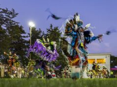 الصور: جزيرة البراري تستضيف مهرجان powwow السنوي
| itg-ar.com الصور: جزيرة البراري تستضيف مهرجان powwow السنوي
| itg-ar.com
