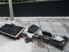 الفرقة الموسيقية التي تعزف عندما اشتعلت النيران في حانة في بانكوك تنعي أعضائها من بين 33 قتيلاً
| itg-ar.com الفرقة الموسيقية التي تعزف عندما اشتعلت النيران في حانة في بانكوك تنعي أعضائها من بين 33 قتيلاً
| itg-ar.com
