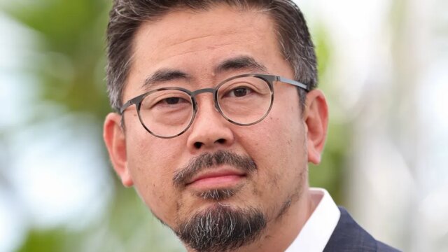 المخرج Na Hong-Jin يظهر لأول مرة في Comic-Con مع لقطات المخرج Na Hong-Jin يظهر لأول مرة في Comic-Con مع لقطات مخيفة جديدة لـ "الأمل"، ويقول إن اختيار Hoyeon كان "أفضل قرار له"
| itg-ar.com