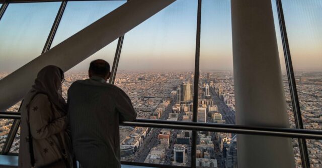 المملكة العربية السعودية الغنية بالنفط لا تعاني من نقص الطاقة المملكة العربية السعودية الغنية بالنفط لا تعاني من نقص الطاقة إليكم سبب رغبتها في التحول إلى دولة نووية.
| itg-ar.com