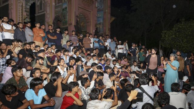 بعد إعلان رئيس الوزراء، قامت شركة Delhi HC بتعيين محكمة سريعة لقضايا تسرب الورق
| itg-ar.com