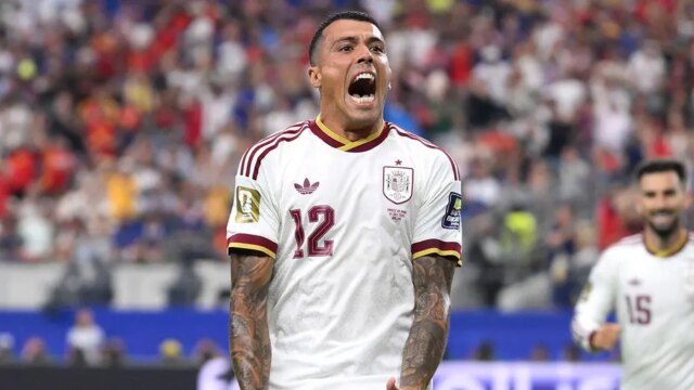 تأهلت إسبانيا إلى نهائي كأس العالم للمرة الثانية على الإطلاق تأهلت إسبانيا إلى نهائي كأس العالم للمرة الثانية على الإطلاق بعد فوزها على فرنسا في مباراة نصف النهائي
| itg-ar.com