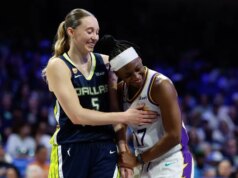تترك Paige Buckers المباراة بعد الاصطدام وتضرب رأسها بالأرض
| itg-ar.com تترك Paige Buckers المباراة بعد الاصطدام وتضرب رأسها بالأرض
| itg-ar.com