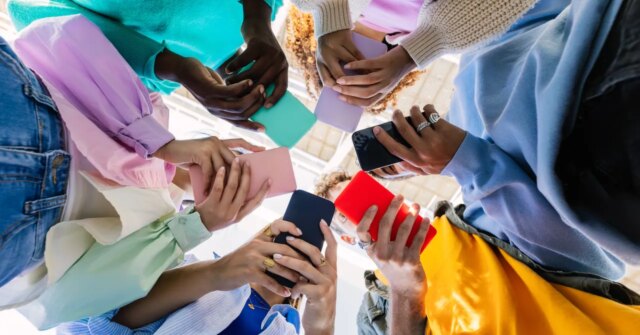 تخطط المملكة المتحدة لحظر التجول على وسائل التواصل الاجتماعي لمن تخطط المملكة المتحدة لحظر التجول على وسائل التواصل الاجتماعي لمن تتراوح أعمارهم بين 16 و17 عامًا
| itg-ar.com