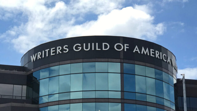 ترفع WGA أيضًا دعوى قضائية لمنع اندماج Paramount-Warner Bros. Discovery ترفع WGA أيضًا دعوى قضائية لمنع اندماج Paramount-Warner Bros. Discovery
| itg-ar.com