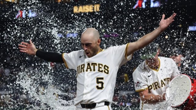 تساعد بطولات براندون لوي القراصنة في القضاء على Diamondbacks في 10
| itg-ar.com