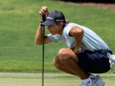 تشارلي وودز يتشاجر مع Junior PGA، وهو يحوم بالقرب من خط القطع
| itg-ar.com تشارلي وودز يتشاجر مع Junior PGA، وهو يحوم بالقرب من خط القطع
| itg-ar.com
