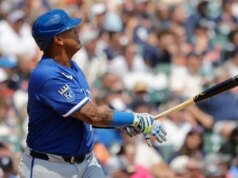 تقرير MLB: سلفادور بيريز يحطم الرقم القياسي لأصحاب الأرض في تاريخ العائلة المالكة
| itg-ar.com تقرير MLB: سلفادور بيريز يحطم الرقم القياسي لأصحاب الأرض في تاريخ العائلة المالكة
| itg-ar.com