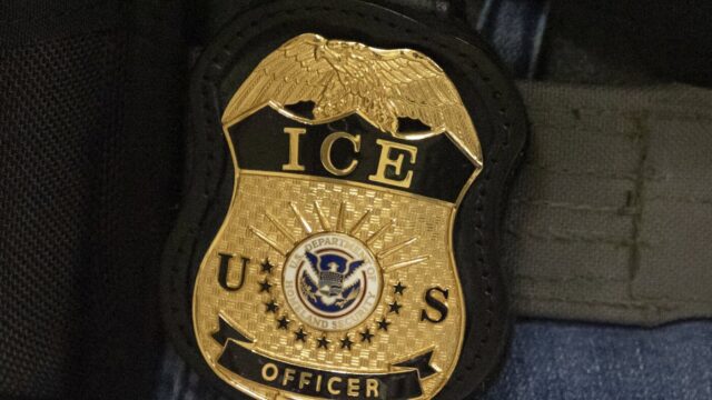 تقول الزوجة السابقة إن عميل ICE الذي قتل رجلاً في تقول الزوجة السابقة إن عميل ICE الذي قتل رجلاً في ولاية ماين كان لديه معتقدات عنصرية وميول عنيفة
| itg-ar.com