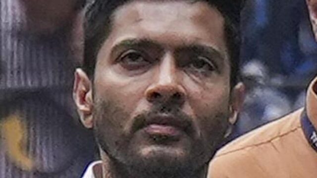 تم حجز أبهيشيك بانيرجي من TMC بعد أن فقدت المرأة تم حجز أبهيشيك بانيرجي من TMC بعد أن فقدت المرأة ساقها، وألقت باللوم على العلاج في معسكر سيبااشراي الصحي
| itg-ar.com