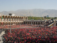 حشود ضخمة تتجمع في طهران لحضور جنازة آية الله الرسمية
| itg-ar.com حشود ضخمة تتجمع في طهران لحضور جنازة آية الله الرسمية
| itg-ar.com