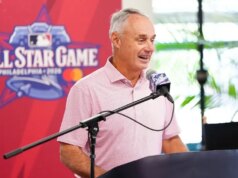 داخل مفاوضات MLB CBA بينما يناقش مانفريد، اتحاد اللاعبين التنفيذيين القضايا بينما يحاول الجانبان إنقاذ موسم 2027
| itg-ar.com داخل مفاوضات MLB CBA بينما يناقش مانفريد، اتحاد اللاعبين التنفيذيين القضايا بينما يحاول الجانبان إنقاذ موسم 2027
| itg-ar.com