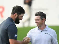 روري ماكلروي يرحب بجون رام، المحمل بالملعب الاسكتلندي المفتوح
| itg-ar.com روري ماكلروي يرحب بجون رام، المحمل بالملعب الاسكتلندي المفتوح
| itg-ar.com