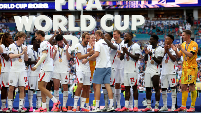 سلمت إنجلترا الميدالية البرونزية في كأس العالم للاعب لم يسبق سلمت إنجلترا الميدالية البرونزية في كأس العالم للاعب لم يسبق له اللعب ولم يشارك في الفريق في لفتة راقية
| itg-ar.com