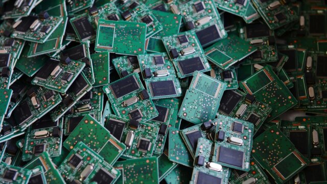 شركة صينية تحقق إنجازًا هامًا في إنتاج مليون قرص SSD شركة صينية تحقق إنجازًا هامًا في إنتاج مليون قرص SSD صغير شهريًا لحوسبة الحافة
| itg-ar.com