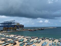 صفقة Adani-MSC Vizhinjam: مجلس وزراء ولاية كيرالا سيشكل لجنة مخولة لدراسة ما إذا كان الاتفاق في مصلحة الدولة
| itg-ar.com صفقة Adani-MSC Vizhinjam: مجلس وزراء ولاية كيرالا سيشكل لجنة مخولة لدراسة ما إذا كان الاتفاق في مصلحة الدولة
| itg-ar.com