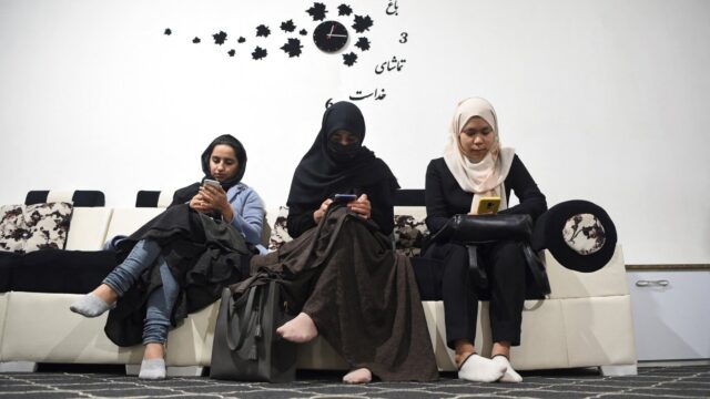 طالبان تعلن الحرب على الهواتف الذكية
| itg-ar.com