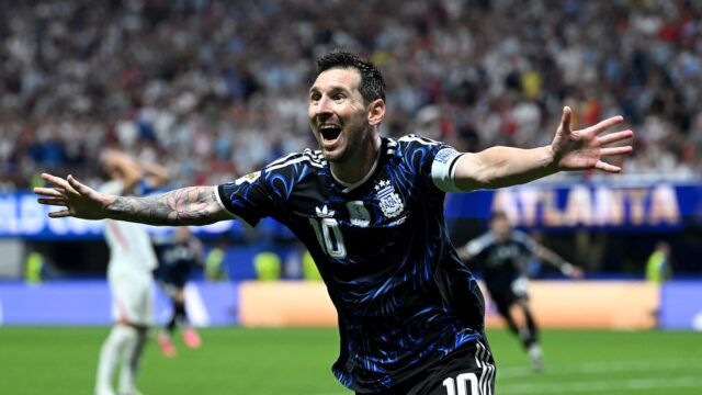 عادت الأرجنتين إلى نهائي كأس العالم بعد فوز مثير في عادت الأرجنتين إلى نهائي كأس العالم بعد فوز مثير في نصف النهائي على إنجلترا
| itg-ar.com