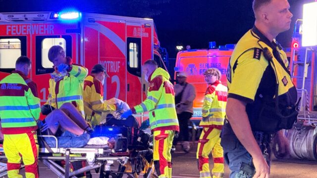 قتيل والعديد من الجرحى بعد أن دهست سيارة حشدًا في قتيل والعديد من الجرحى بعد أن دهست سيارة حشدًا في حدث LGBTQ + في ألمانيا
| itg-ar.com