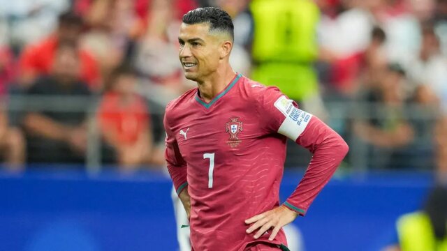 كريستيانو رونالدو يخرج من كأس العالم بعد فوز إسبانيا على كريستيانو رونالدو يخرج من كأس العالم بعد فوز إسبانيا على البرتغال، وينتظر الفائز من مباراة الولايات المتحدة وبلجيكا
| itg-ar.com