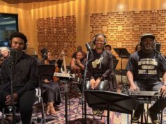 كيف يبني مزيج The Illharmonic من موسيقى الهيب هوب والكلاسيكية المجتمع، عرضًا تلو الآخر
| itg-ar.com كيف يبني مزيج The Illharmonic من موسيقى الهيب هوب والكلاسيكية المجتمع، عرضًا تلو الآخر
| itg-ar.com