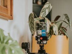 كيف يمكن لجهازي iPhone (بدون كاميرا سينمائية) أن ينقلا فيلمك القصير إلى مهرجان؟
| itg-ar.com كيف يمكن لجهازي iPhone (بدون كاميرا سينمائية) أن ينقلا فيلمك القصير إلى مهرجان؟
| itg-ar.com