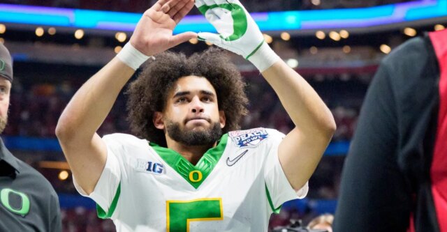 كيف يمكن مقارنة Dante Moore من ولاية أوريغون مع QBs الأخرى في فئة 2027 NFL Draft؟
| itg-ar.com