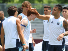 لماذا يرتدي لاعبو الأرجنتين الشريط الأحمر في كأس العالم؟ يبدأ ليونيل ميسي تقليدًا يثلج الصدر
| itg-ar.com لماذا يرتدي لاعبو الأرجنتين الشريط الأحمر في كأس العالم؟ يبدأ ليونيل ميسي تقليدًا يثلج الصدر
| itg-ar.com
