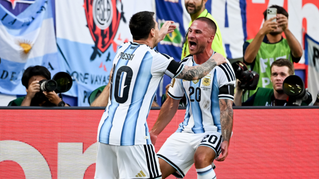 ليونيل ميسي يصنع تاريخ كأس العالم عندما أقامت الأرجنتين مباراة ليونيل ميسي يصنع تاريخ كأس العالم عندما أقامت الأرجنتين مباراة إنجلترا بطريقة دراماتيكية
| itg-ar.com