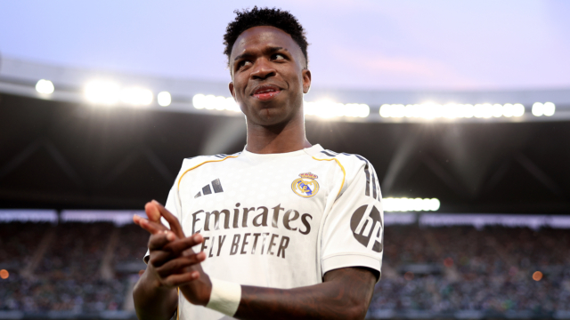مشجع ليفربول يطلب من النادي تجنب التعاقد مع فينيسيوس جونيور مشجع ليفربول يطلب من النادي تجنب التعاقد مع فينيسيوس جونيور لأن النجم البالغ من العمر 17 عامًا سيكون أفضل
| itg-ar.com