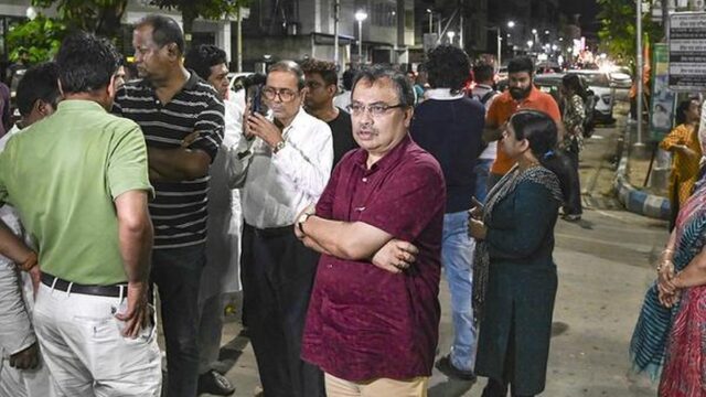 ملخص الصباح: معسكر TMC بقيادة ريتابراتا "يسيطر" على مقر الحزب في كولكاتا ؛ أميت شاه يراجع الوضع الأمني ​​في مانيبور اليوم والمزيد
| itg-ar.com