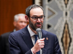 منكر الانتخابات يفوز بترشيح الحزب الجمهوري ليكون أعلى مسؤول انتخابي في ولاية أريزونا
| itg-ar.com منكر الانتخابات يفوز بترشيح الحزب الجمهوري ليكون أعلى مسؤول انتخابي في ولاية أريزونا
| itg-ar.com