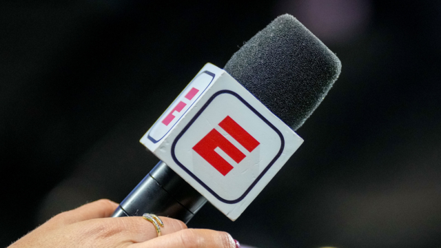 نجم ESPN "يبتعد" إلى أجل غير مسمى بعد البتر المنقذ نجم ESPN "يبتعد" إلى أجل غير مسمى بعد البتر المنقذ للحياة بينما يقود بات مكافي الدعم
| itg-ar.com