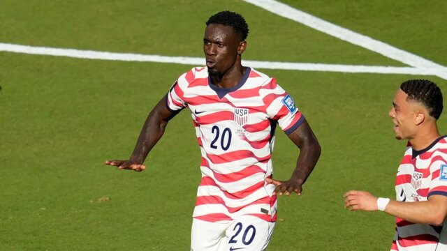 نجم منتخب الولايات المتحدة الأمريكية فولارين بالوغون يشيد بليبرون جيمس بعد تسجيله في مباراة دور الـ 32
| itg-ar.com