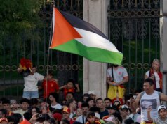 ويقول الجيش الإسرائيلي إن لاعبي كرة القدم الفلسطينيين الذين استهدفهم يخدمون حركتي حماس والجهاد الإرهابيتين
| itg-ar.com ويقول الجيش الإسرائيلي إن لاعبي كرة القدم الفلسطينيين الذين استهدفهم يخدمون حركتي حماس والجهاد الإرهابيتين
| itg-ar.com