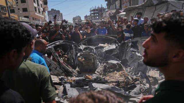 ويقول الدفاع المدني في غزة إن الهجمات الإسرائيلية أسفرت عن ويقول الدفاع المدني في غزة إن الهجمات الإسرائيلية أسفرت عن مقتل ستة
| itg-ar.com
