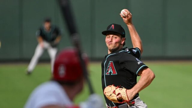يأخذ D-backs لعبة الماكياج مع Cardinals في دور نجوم Tyler يأخذ D-backs لعبة الماكياج مع Cardinals في دور نجوم Tyler Locklear
| itg-ar.com