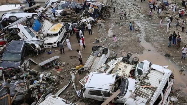 يؤدي هطول الأمطار الغزيرة إلى إبطاء جهود البحث والإنقاذ في يؤدي هطول الأمطار الغزيرة إلى إبطاء جهود البحث والإنقاذ في ولاية جامو وكشمير التي ضربتها الفيضانات؛ عدد القتلى يصل إلى 12
| itg-ar.com
