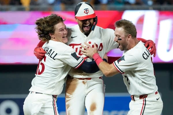 يتفوق التوائم على رويالز 3-2 بينما يسجل لويس ثلاثية | يتفوق التوائم على رويالز 3-2 بينما يسجل لويس ثلاثية
| itg-ar.com