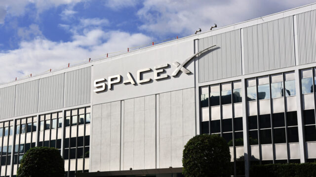 يشير التقرير إلى أن SpaceX تختبر جهازًا محمولًا يعمل بالذكاء يشير التقرير إلى أن SpaceX تختبر جهازًا محمولًا يعمل بالذكاء الاصطناعي، ويقول Musk إن هذا "خاطئ تمامًا"
| itg-ar.com