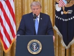 يقول دونالد ترامب إن ABC و NBC يجب أن يفقدوا تراخيص البث لأنهم لم يحملوا خطابه في أوقات الذروة بشأن مطالبات الانتخابات
| itg-ar.com يقول دونالد ترامب إن ABC و NBC يجب أن يفقدوا تراخيص البث لأنهم لم يحملوا خطابه في أوقات الذروة بشأن مطالبات الانتخابات
| itg-ar.com