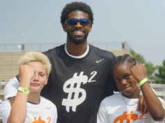 يقوم Shedeur Sanders بتوزيع سلاسل الماس المخصصة للأطفال وسط الحكم على التنافس مع Deshaun Watson
| itg-ar.com يقوم Shedeur Sanders بتوزيع سلاسل الماس المخصصة للأطفال وسط الحكم على التنافس مع Deshaun Watson
| itg-ar.com