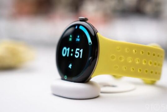 نشرت جوجل صور المصنع لساعة Pixel Watch 5 بإصدار موحد واحد