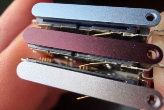 تشير تسريبات أجزاء هاتف iPhone 18 Pro إلى ثلاثة خيارات للألوان باستثناء اللون الأسود